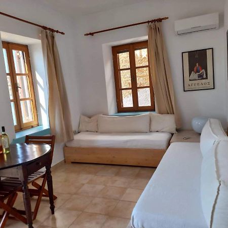 Villa Amalia Chalki Town المظهر الخارجي الصورة